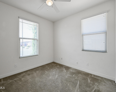 2414 E Hazeltine Way - Photo Thumbnail 21