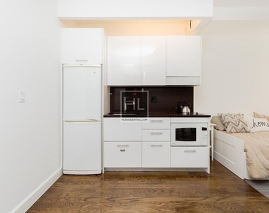 West 91st Street - Photo Thumbnail 2