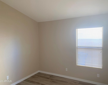 1723 E Erie Street - Photo Thumbnail 16