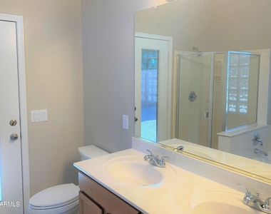 1723 E Erie Street - Photo Thumbnail 11
