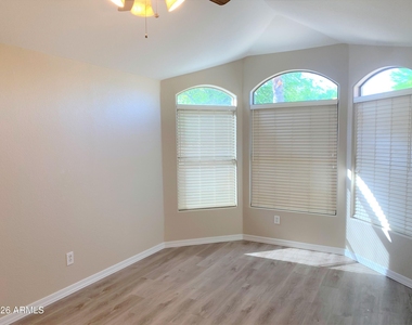 1723 E Erie Street - Photo Thumbnail 6