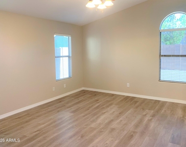 1723 E Erie Street - Photo Thumbnail 10