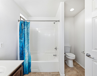 5209 W Shaw Butte Drive - Photo Thumbnail 15