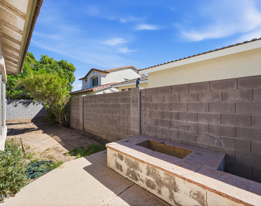 5209 W Shaw Butte Drive - Photo Thumbnail 23