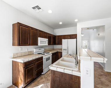 5209 W Shaw Butte Drive - Photo Thumbnail 5