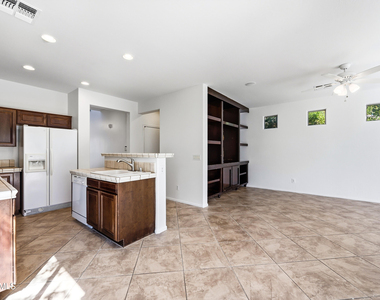 5209 W Shaw Butte Drive - Photo Thumbnail 10