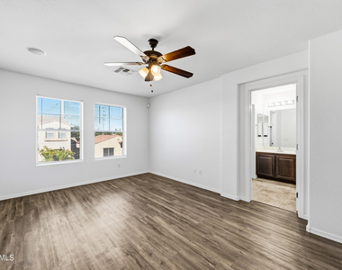 5209 W Shaw Butte Drive - Photo Thumbnail 12