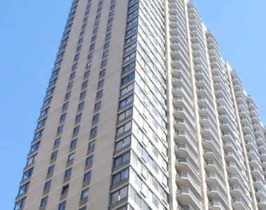 West 48th Street - Photo Thumbnail 7