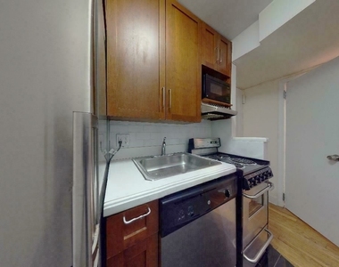 West 68th Street - Photo Thumbnail 2