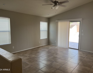 42335 W Anne Lane - Photo Thumbnail 3