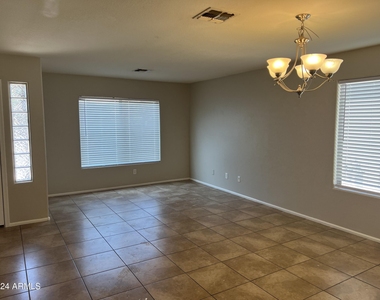 42335 W Anne Lane - Photo Thumbnail 2