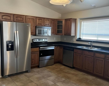 42335 W Anne Lane - Photo Thumbnail 10