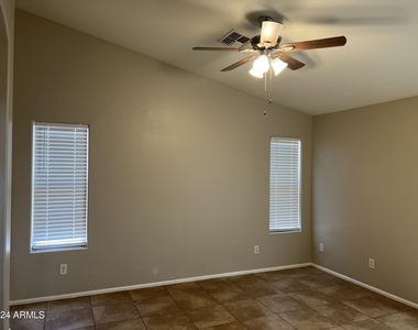 42335 W Anne Lane - Photo Thumbnail 4