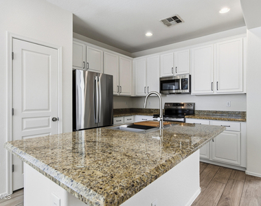 1646 E Joseph Way - Photo Thumbnail 7