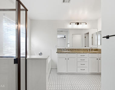 1646 E Joseph Way - Photo Thumbnail 16