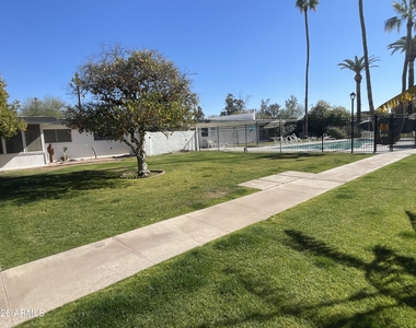 3242 E Camelback Road - Photo Thumbnail 16