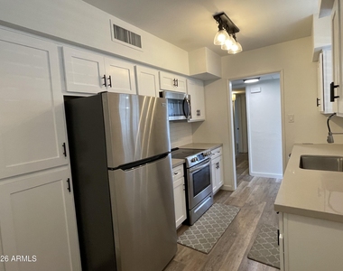 3242 E Camelback Road - Photo Thumbnail 2