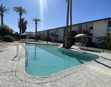 3242 E Camelback Road - Photo Thumbnail 14