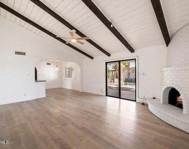 6828 E Ludlow Drive - Photo Thumbnail 15