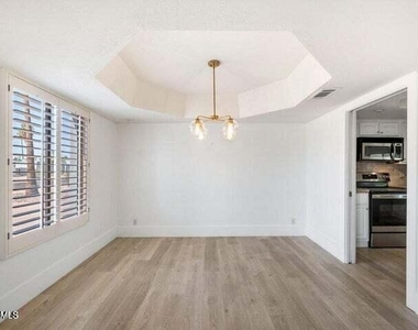 6828 E Ludlow Drive - Photo Thumbnail 9
