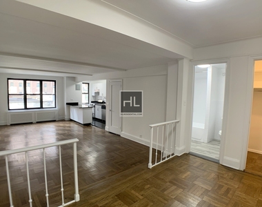 East 38 Street - Photo Thumbnail 3