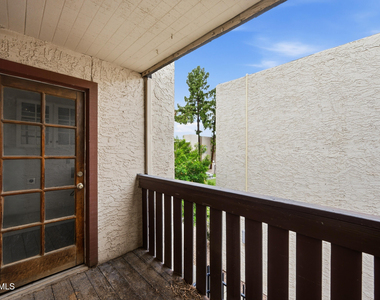 1927 E Hampton Avenue - Photo Thumbnail 18