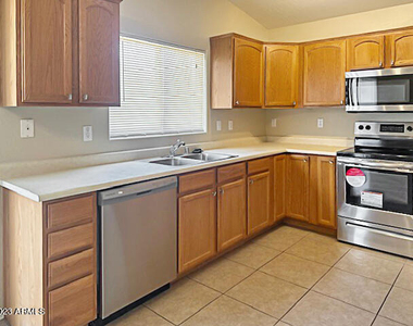 13410 W Watson Lane - Photo Thumbnail 7