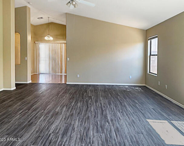 13410 W Watson Lane - Photo Thumbnail 3