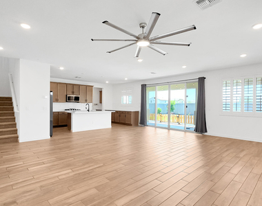 27156 N 169th Drive - Photo Thumbnail 11