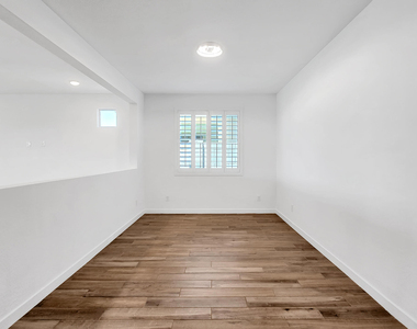 27156 N 169th Drive - Photo Thumbnail 8