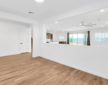 27156 N 169th Drive - Photo Thumbnail 9