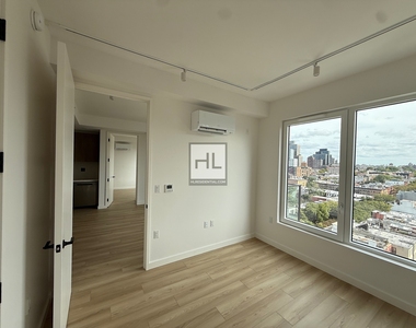4 Avenue - Photo Thumbnail 4
