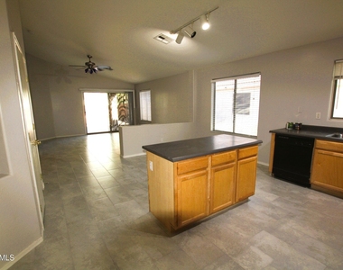 14129 N 133rd Drive - Photo Thumbnail 3