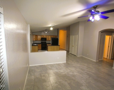 14129 N 133rd Drive - Photo Thumbnail 9