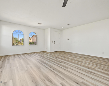 3853 E Claxton Avenue - Photo Thumbnail 7