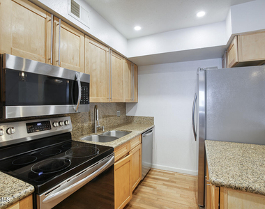 4410 N Longview Avenue - Photo Thumbnail 5