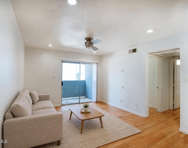 4410 N Longview Avenue - Photo Thumbnail 6