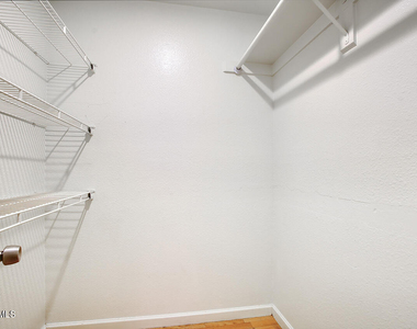 4410 N Longview Avenue - Photo Thumbnail 11
