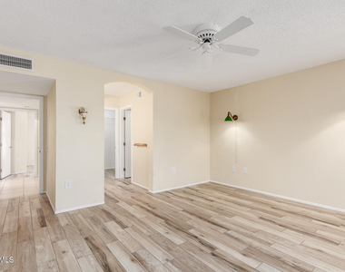 17619 N 133rd Drive - Photo Thumbnail 14