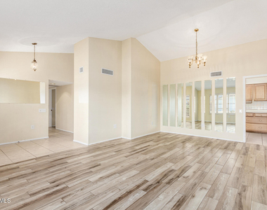 17619 N 133rd Drive - Photo Thumbnail 7