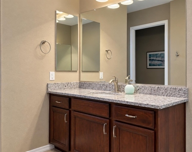4210 N Potomac Drive - Photo Thumbnail 23