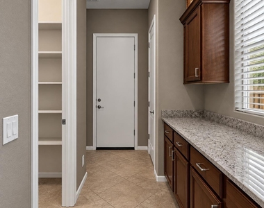 4210 N Potomac Drive - Photo Thumbnail 14