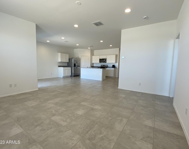 1164 W Del Monte Place - Photo Thumbnail 10