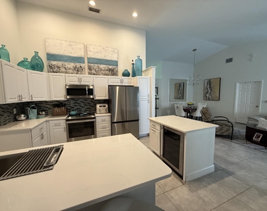 10126 Caoba Street - Photo Thumbnail 8