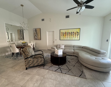 10126 Caoba Street - Photo Thumbnail 3