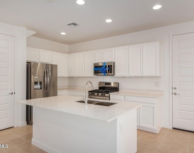 9909 E Tahoe Avenue - Photo Thumbnail 8