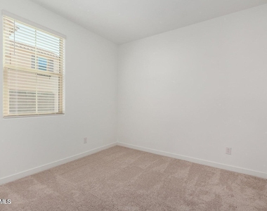 9909 E Tahoe Avenue - Photo Thumbnail 14