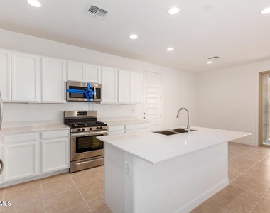 9909 E Tahoe Avenue - Photo Thumbnail 11