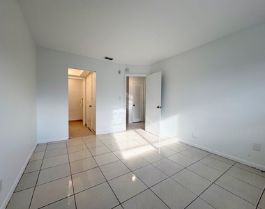 305 Se 9th Avenue - Photo Thumbnail 15