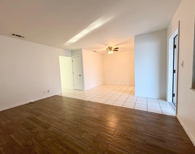 305 Se 9th Avenue - Photo Thumbnail 7